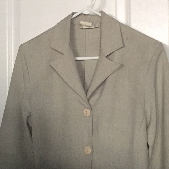 Blazer - Picture 4 of 5